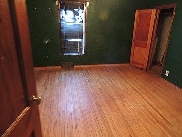 3rd image of 516 Lake St