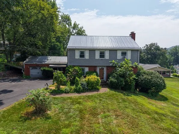 64 Hickory St, Leechburg, PA 15656