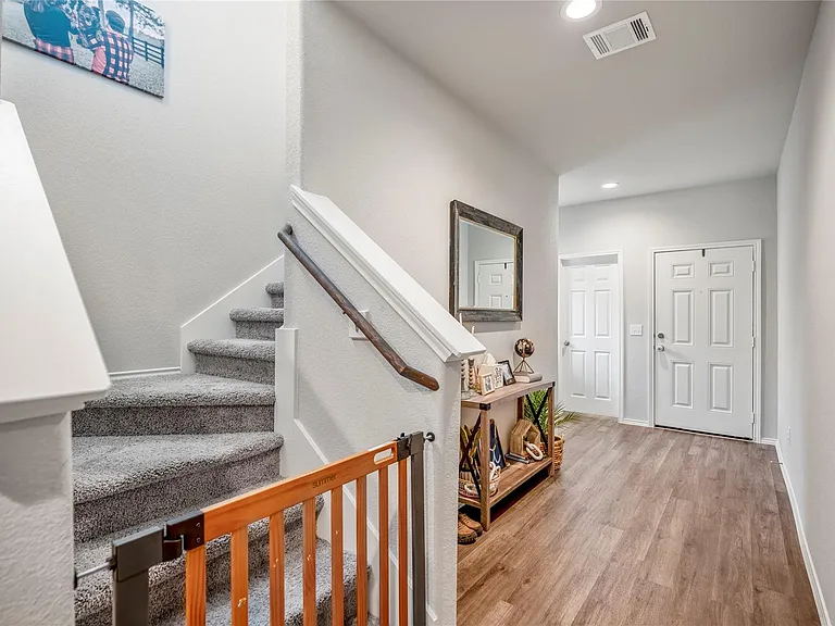 210 Bellewood Manor Dr — Photo 22