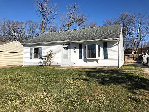 2832 W Center St photo 1