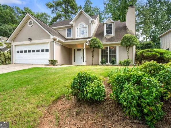1055 Wellers Ct, Roswell, GA 30076