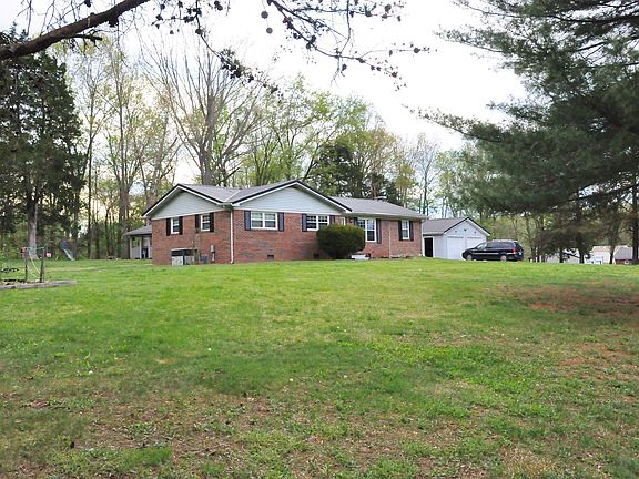 3rd image of 293 Bismarck Ln
