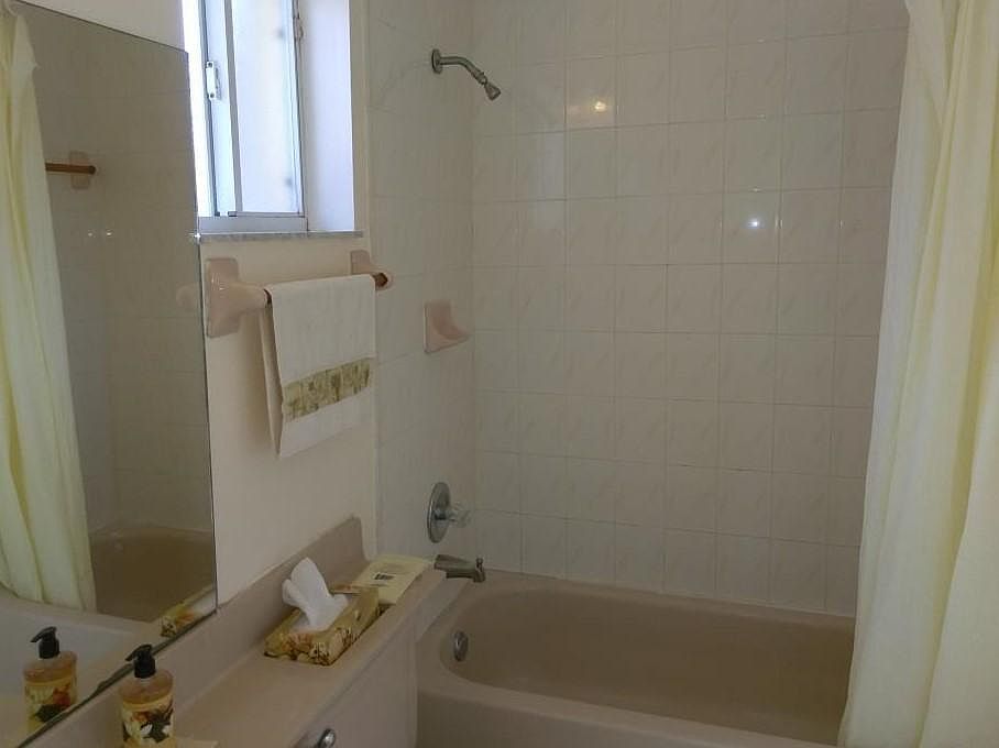 2nd image of 14915 SW 38th St