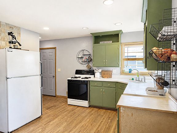 5th image of 5309 James Ave N
