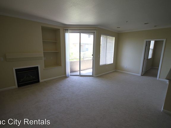4th image of 5201 Laguna Oaks Dr Unit 114
