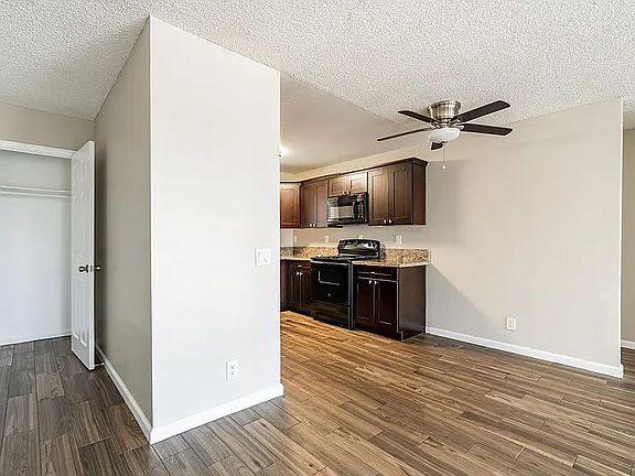 5th image of 228 Las Flores Dr #20
