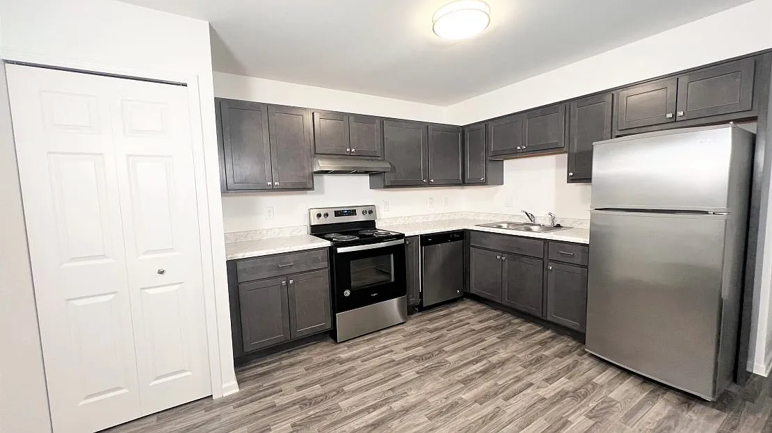 Sterling Troy Apartments — Photo 4