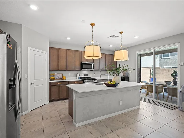 7014 Solano Canyon Ave — Photo 11