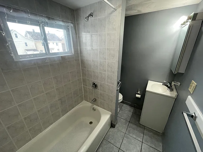 39 Franklin St #R — Photo 10