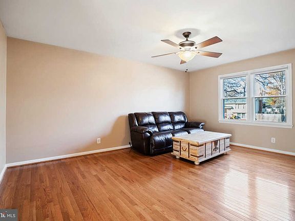 5th image of 112 Wyatt Dr
