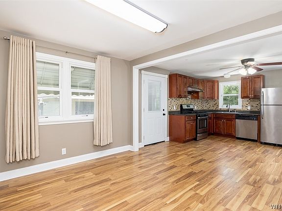 4th image of 106 Aspinwood Pl