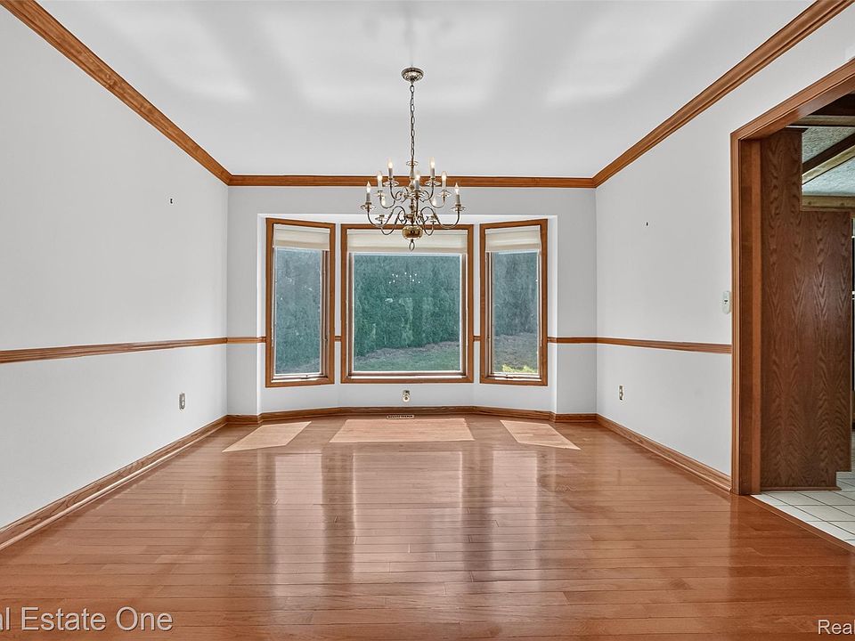 871 Stanford Ct, photo 11