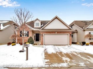 4 Dover Ct, Lancaster, NY 14086
