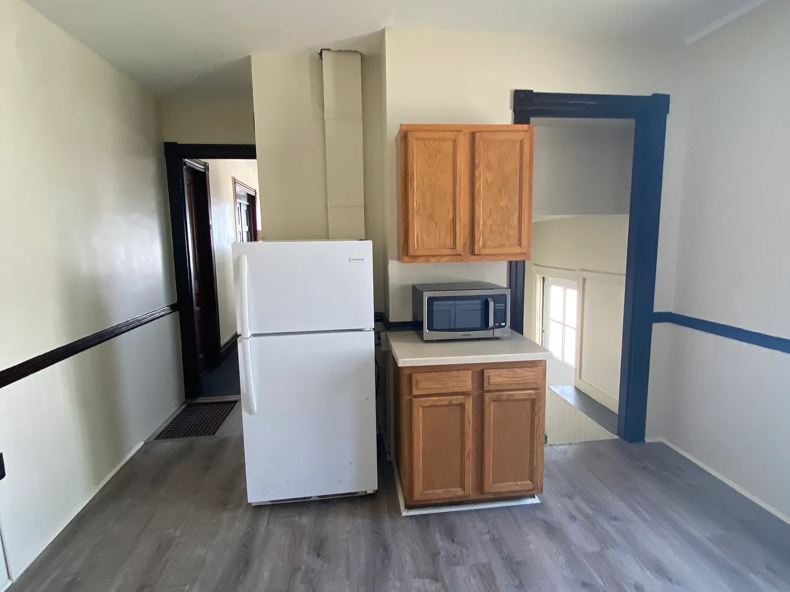 Studio, $900 — Photo 4