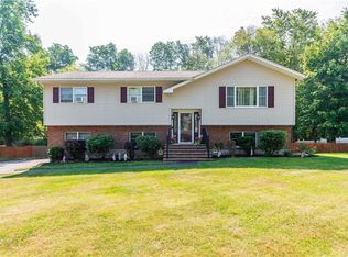 14 Heather Ln, Middletown, NY 10940