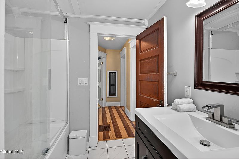 4th image of 14 Hawk Street