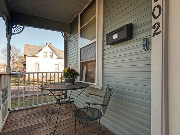 4th image of 902 W Central Street