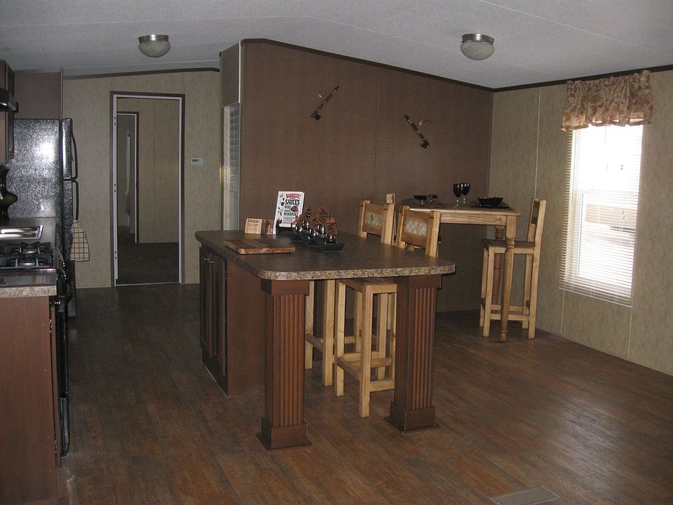 2nd image of 512 Windsor Ln Lot 59