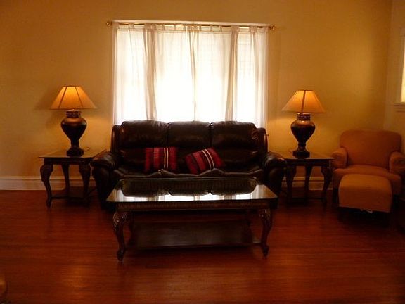 4th image of 2844 Wismer Ave