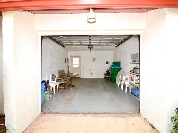 2nd image of 160 Florida Shores Blvd