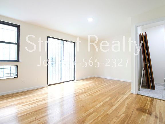 3rd image of 42 W 73rd St APT 4r