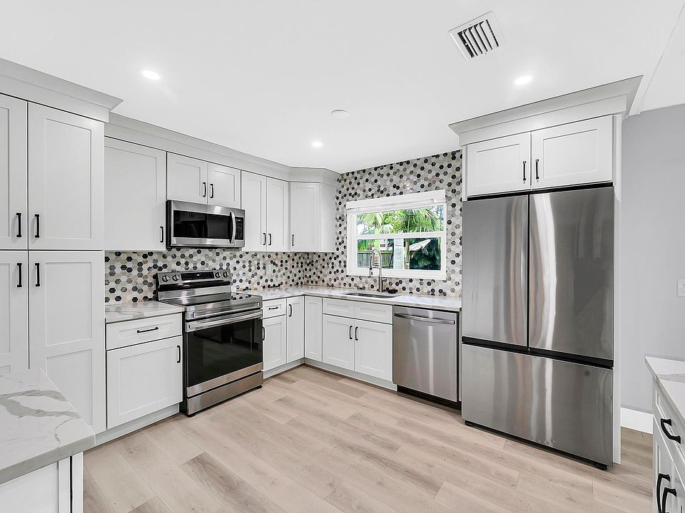 1st image of 2962 SW Van Buren Ter Terrace