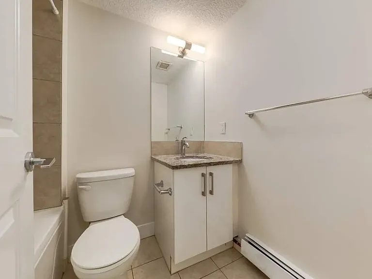 127 25th Ave SW #402 — Photo 13