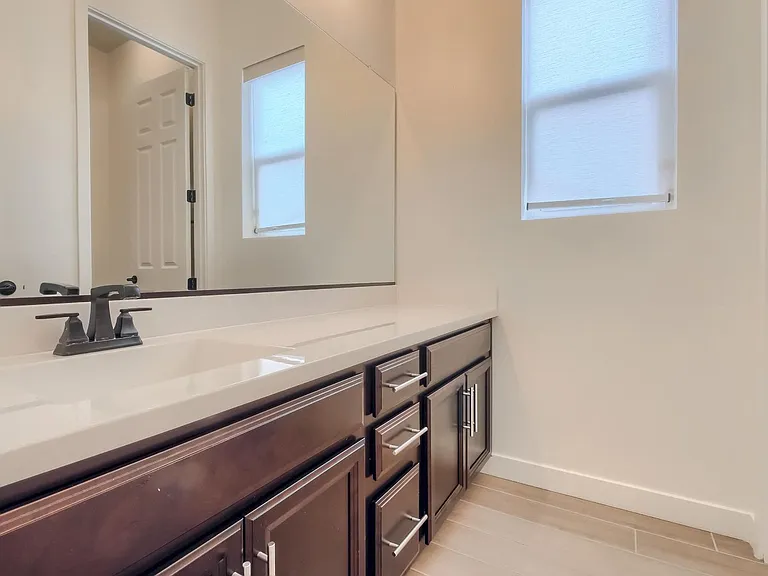 1005 E Paseo Way — Photo 51