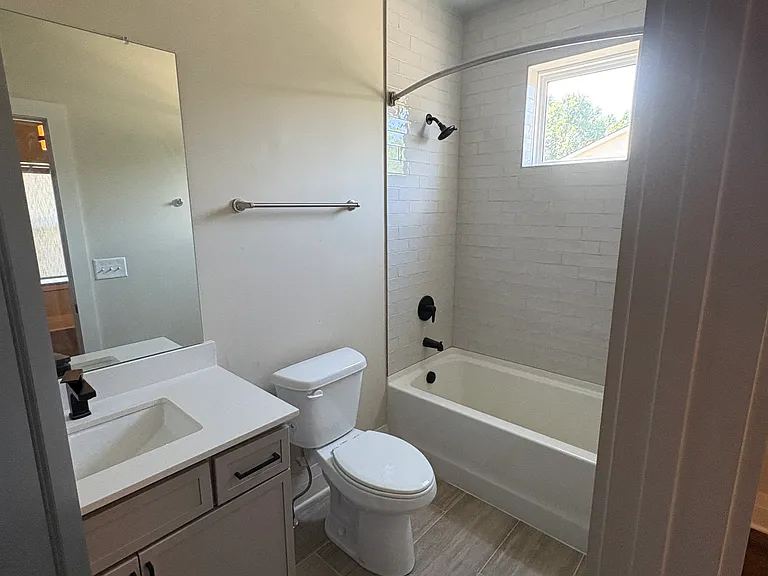 1201 Valerie Ln — Photo 12