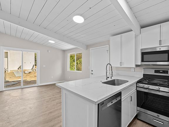 2nd image of 4976 54th St