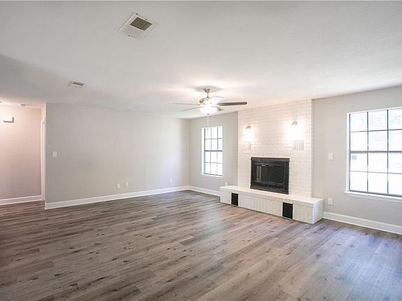 2nd image of 1013 N Boundary St