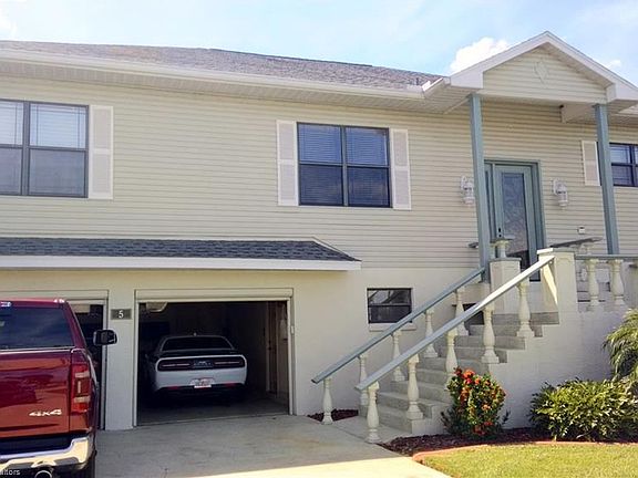 2nd image of 5 Rosewood Ct