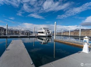 1350 W Woodin Ave #C33, Chelan, WA