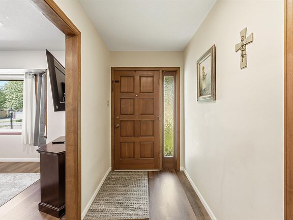 3rd image of 4341 SE 26th Ter