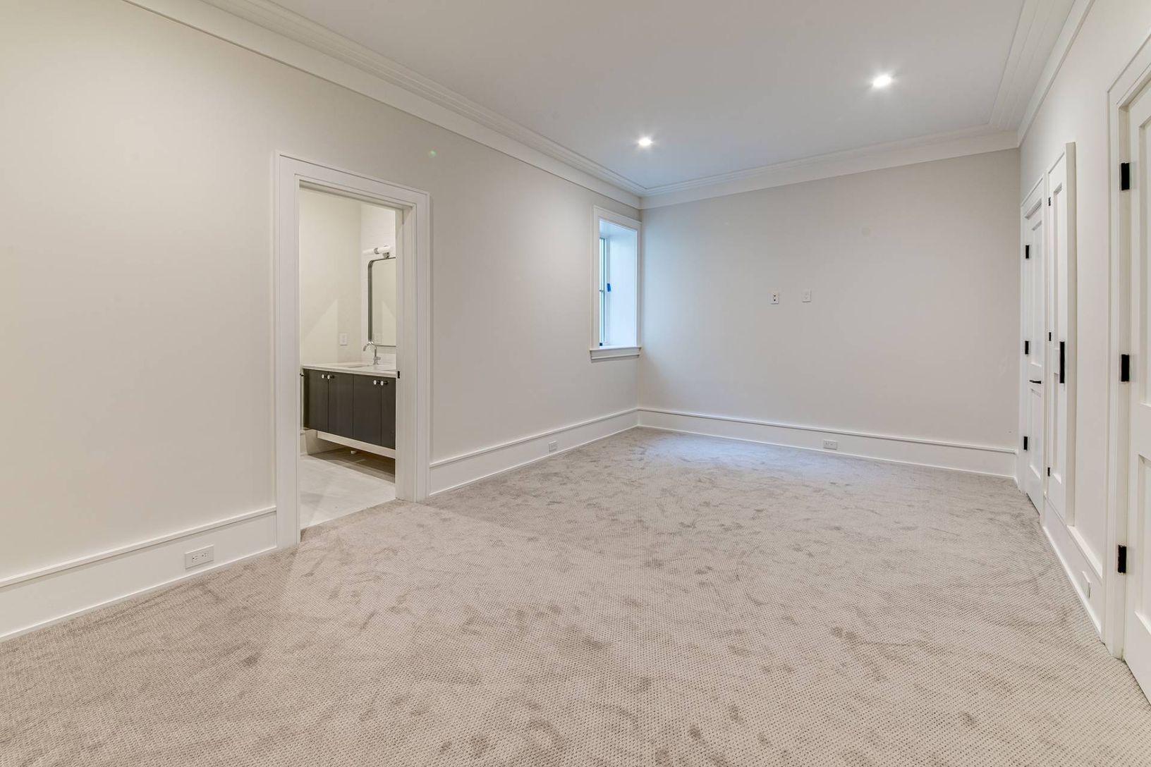 6th Bedroom 