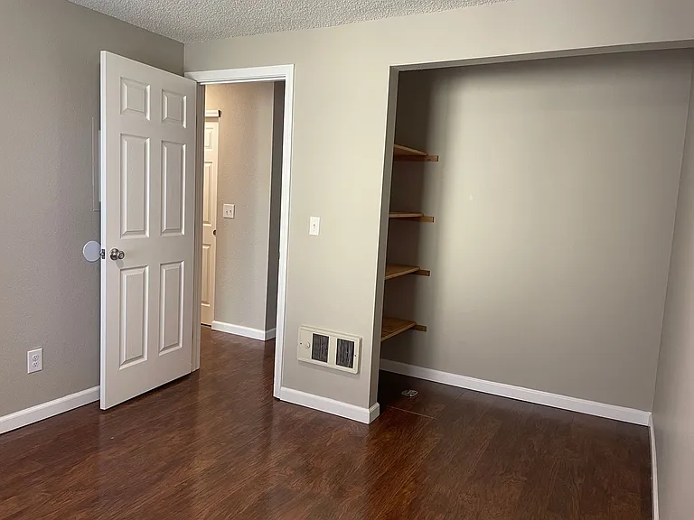 Whitman Park Apartments — Photo 33