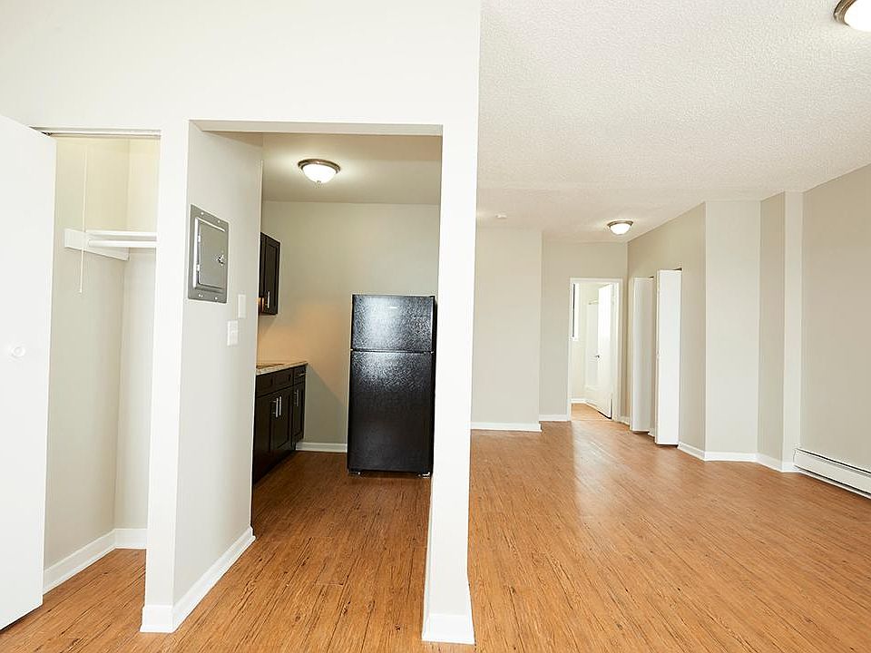 1st image of 7048 7048 S Merrill Ave #601