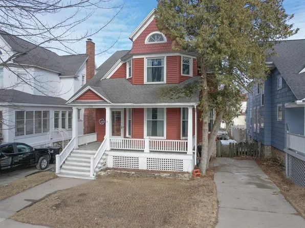 1510 7th St, Menominee, MI 49858