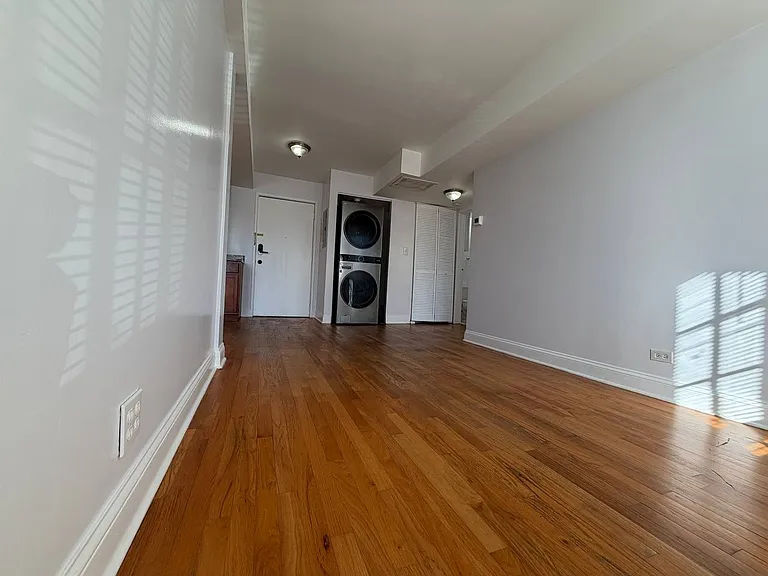 2501 W Touhy Ave #106 — Photo 12