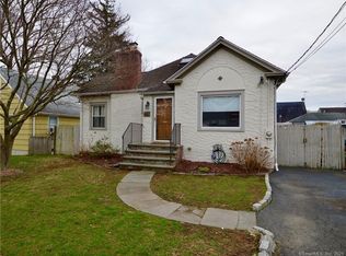387 Robin St, Bridgeport, CT 06606