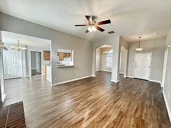 521 Woodlake Dr — Photo 7