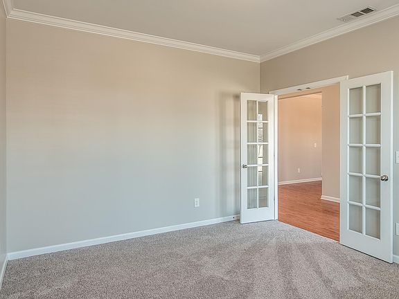 4th image of 24 Drakes Dr