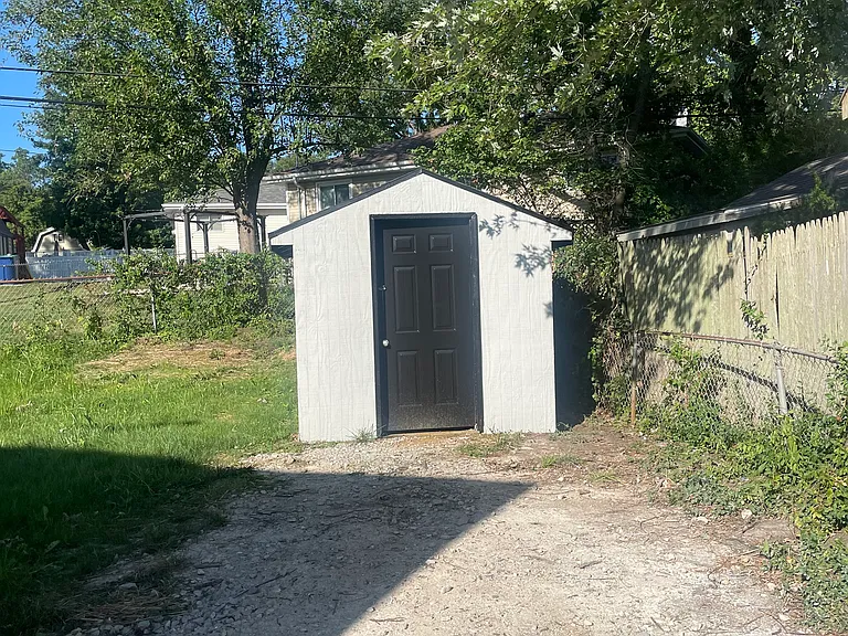 924 Curwood Dr — Photo 20