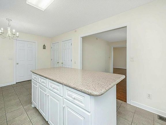 5th image of 1543 Sterling Oaks Dr