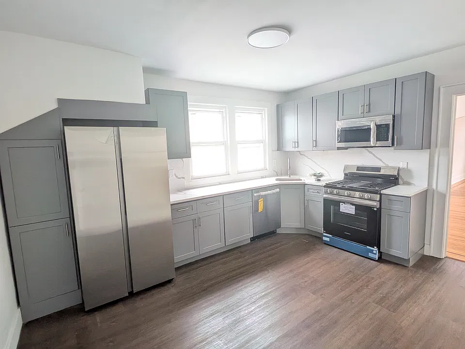 313 E 23rd St #2