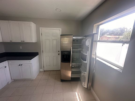 5th image of 3925 Myra Ave