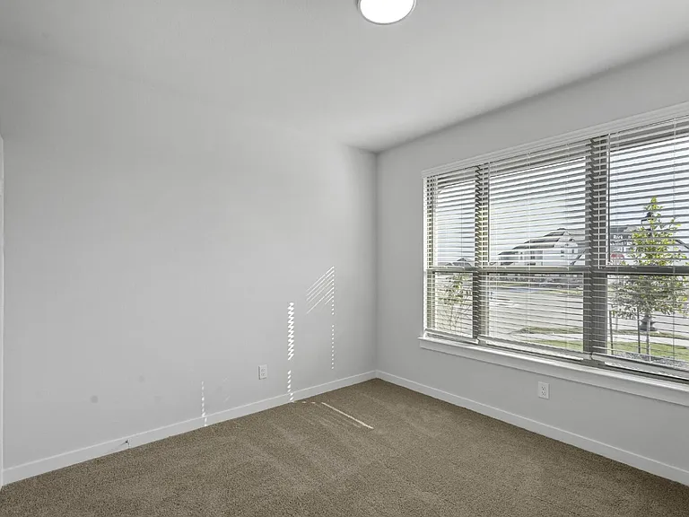 477 Rockstream Dr — Photo 4