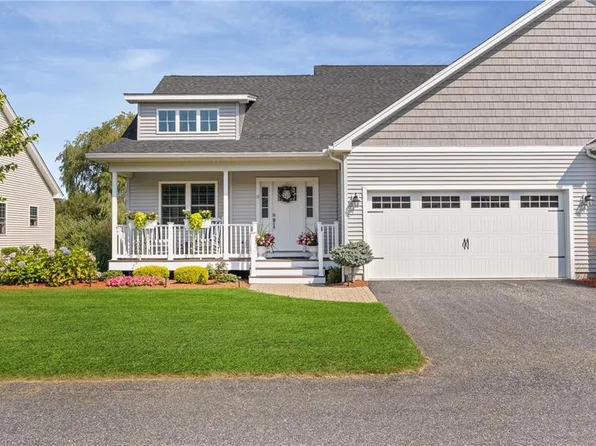 10 Thelma Ln, Middletown, RI 02842