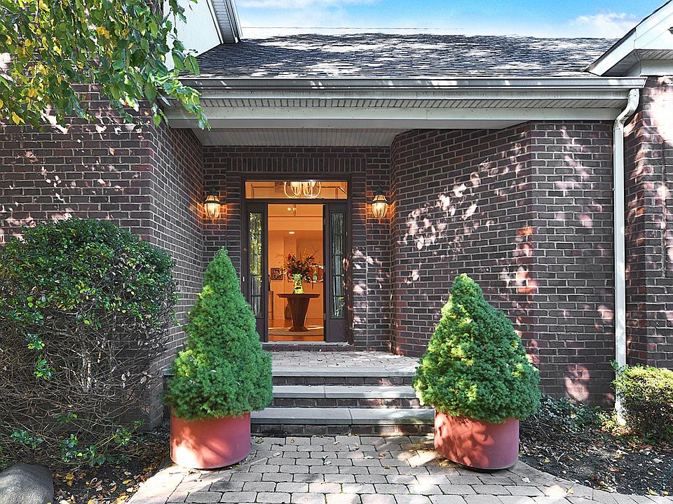 1st image of 14 Kensington Cir