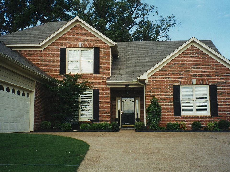 Much larger than it looks! Located on the golf course with great views. A gem!